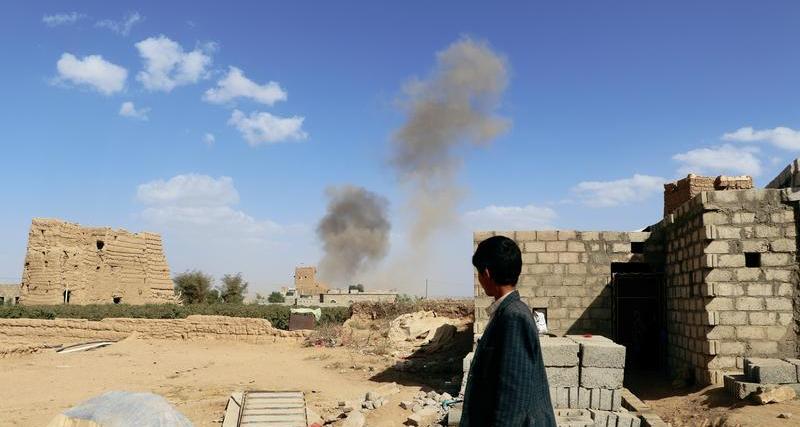 شهود: مقتل 4 على الأقل في انفجار عند مطبخ ميداني عسكري في عدن