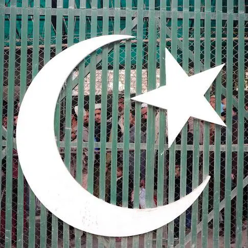 Pakistan's majority parties struggle to form coalition government