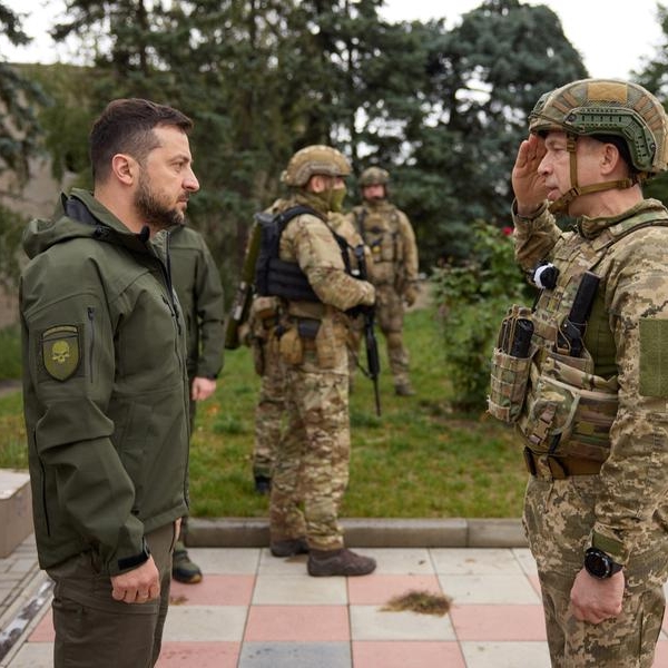 Zelenskiy pays surprise visit to recaptured town of Izium in northeast Ukraine