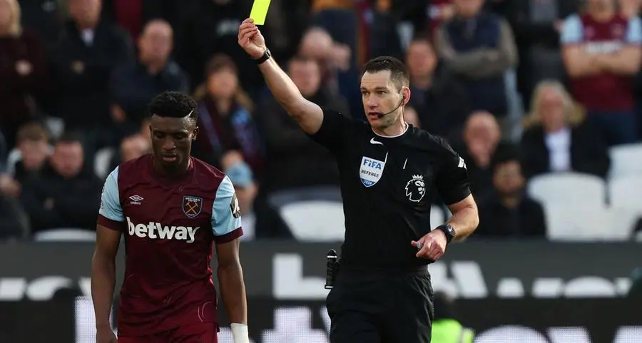 Referee to wear head camera in Premier League match