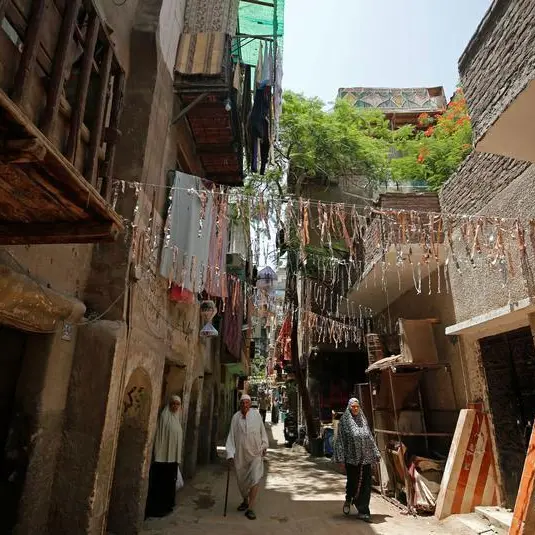 وزير الإسكان المصري لزاوية عربي: مستثمرون عرب سيشاركون فى تطوير مناطق عشوائية قريبة من النيل بمصر