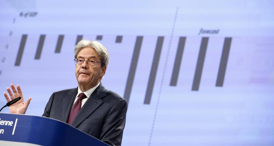 EU warns of 'difficult months' as eurozone faces recession