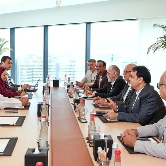 Dubai Chambers discusses ways to support the sustainable growth of the textile sector with Textile Merchants Group