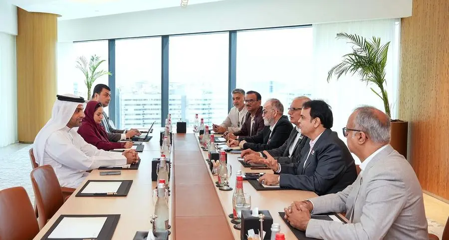 Dubai Chambers discusses ways to support the sustainable growth of the textile sector with Textile Merchants Group