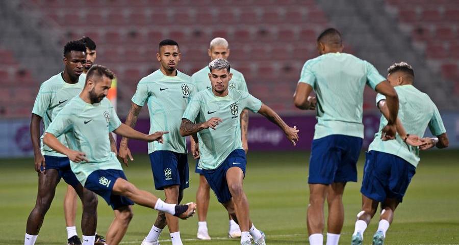 Favourites Brazil kick off World Cup bid as Ronaldo and Portugal enter fray