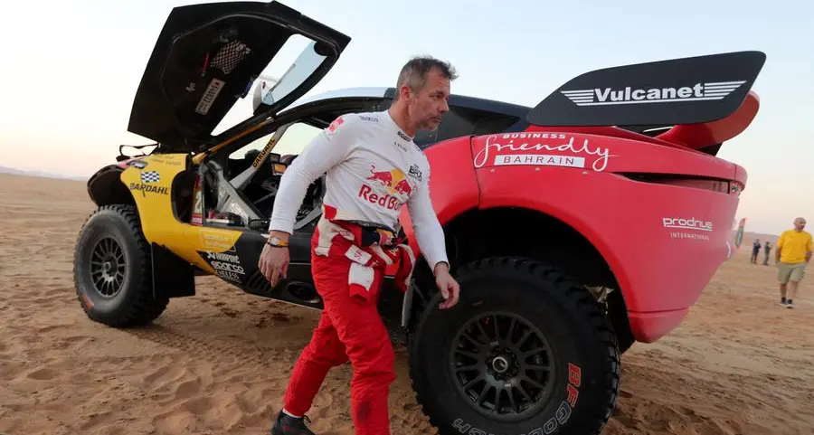 Loeb closes gap on Sainz with superb Dakar stage win