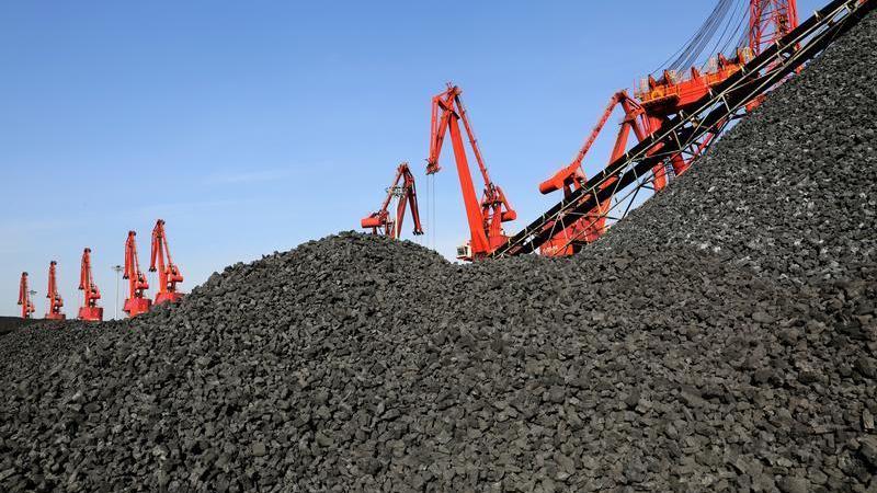 China's April coal output leaps 11% on year, but demand downturn looms\n