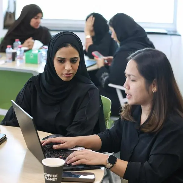 DEWA introduces its subsidiaries to its human resources investment practices