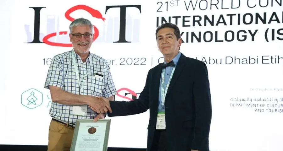 Dr. Bruno Lomonte receives Redi Award