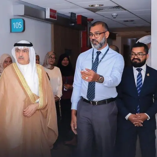 The Acting Director-General of the Kuwait Fund for Arab Economic Development conducts an inspection tour of the Maldives Airport