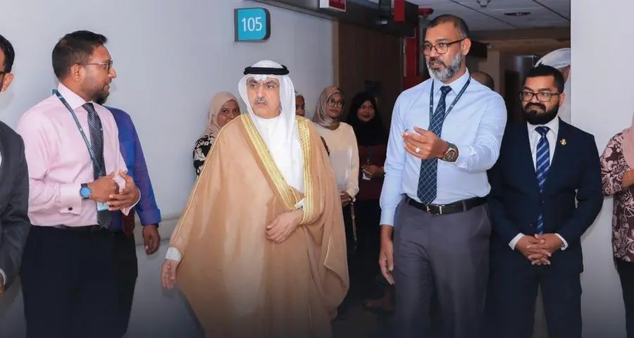 The Acting Director-General of the Kuwait Fund for Arab Economic Development conducts an inspection tour of the Maldives Airport