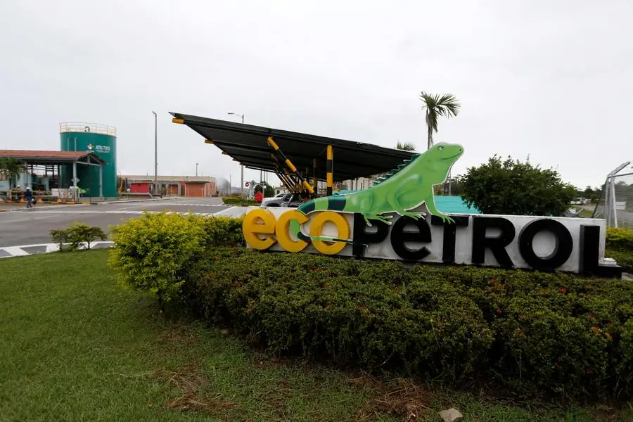 Colombia oil output down by 49,500 bpd on roadblock, companies say