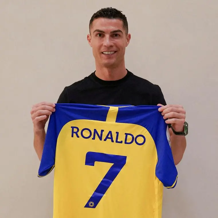 Ronaldo's pic holding his Al-Nassr shirt receives 28mln likes