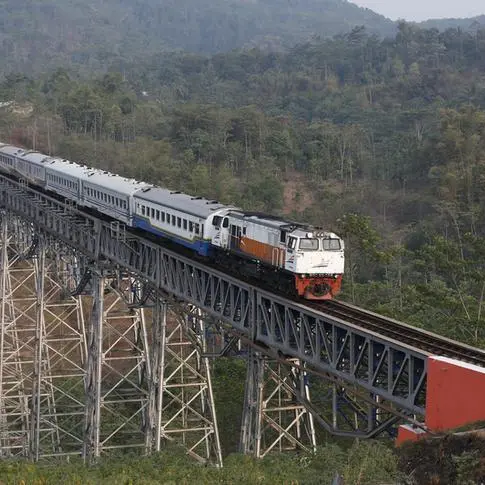 Widodo, Xi witness trial run of Jakarta-Bandung high-speed train