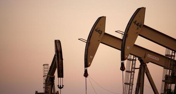 النفط ينخفض مع تراجع آمال انتعاش الطلب في الصين