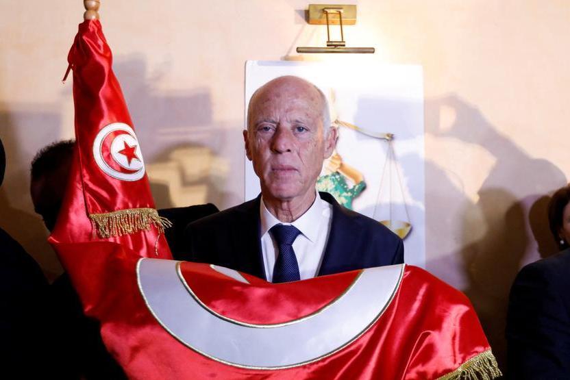 تحليل: كيف تتأثر تونس سياسيا واجتماعيا بدستور بلا دين؟