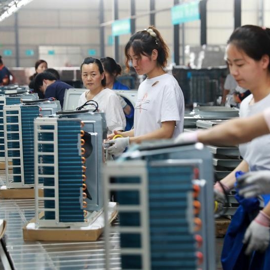 تراجع الاقتصاد الصيني في يوليو ونمو الإنتاج الصناعي يسجل أدنى مستوى في 17 عاماً