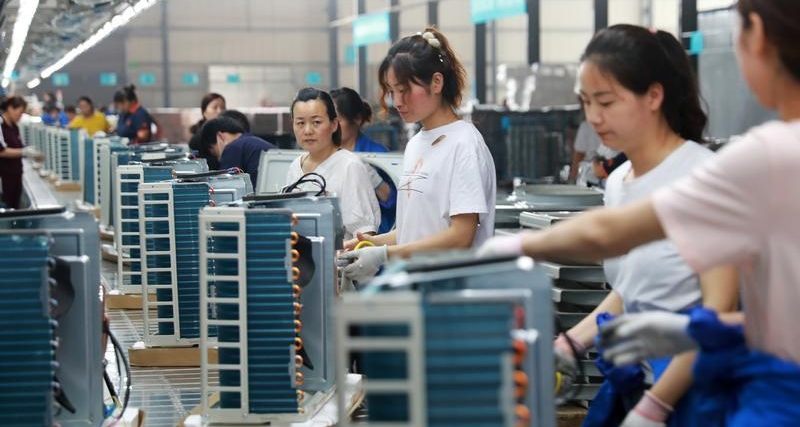 تراجع الاقتصاد الصيني في يوليو ونمو الإنتاج الصناعي يسجل أدنى مستوى في 17 عاماً