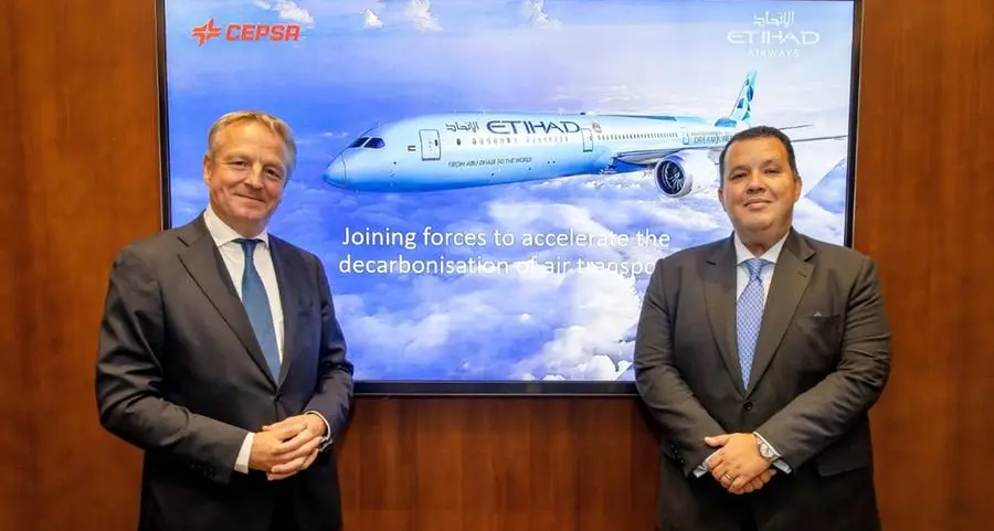 الاتحاد للطيران في شراكة مع CEPSA لتسريع إزالة الكربون في قطاع الطيران