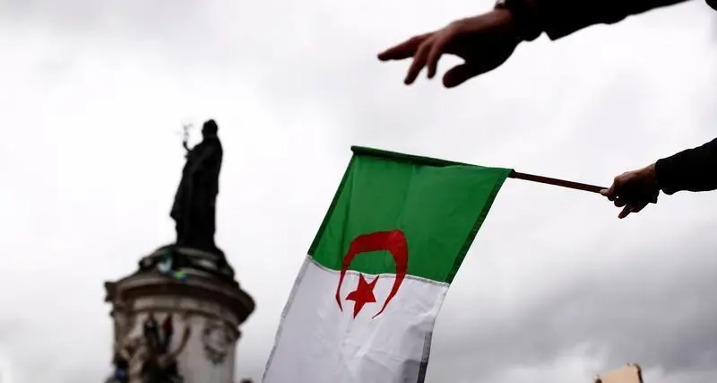 الجزائر 2022: الخروج من عنق الزجاجة