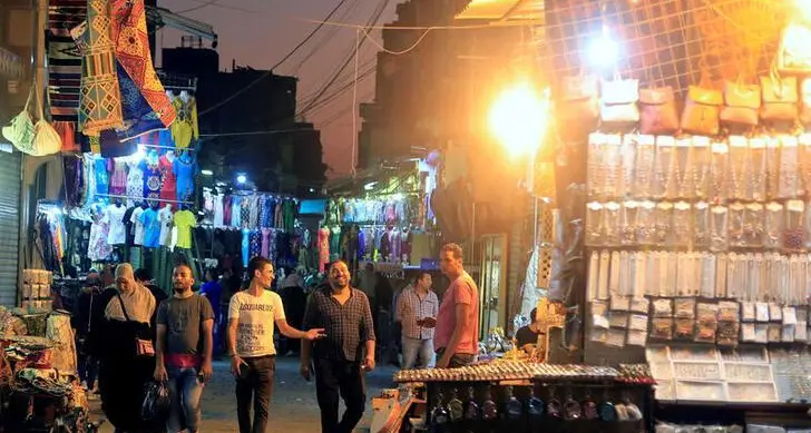 التضخم وقيود الواردات تواصل الضغط على نشاط القطاع الخاص في مصر