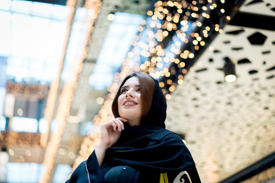 عودة نساء أسبوع الموضة العربي بتشكيلة دولية