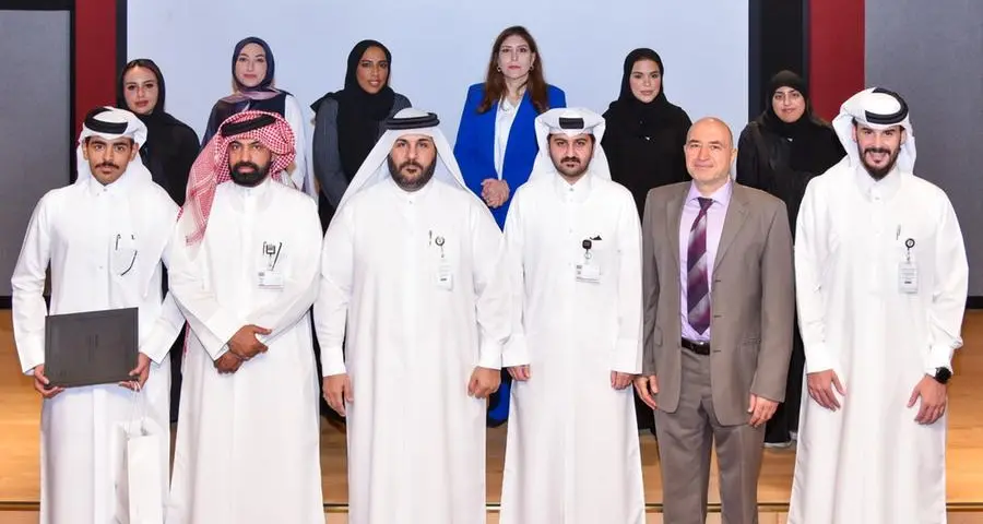 UDST celebrates Ashghal staff at certificate distribution ceremony for completion of Tailored Administrative Development Program