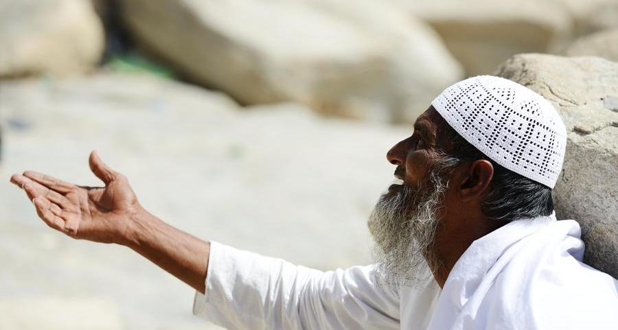 Saudi's Public Prosecution warns against exploiting of Haj for beggary