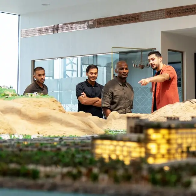 Football legend Florent Malouda visits the Sustainable City – Yiti
