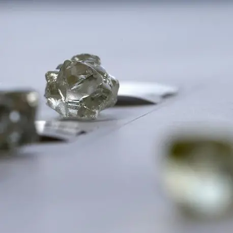 De Beers agrees to give Botswana more rough diamonds in new sales pact