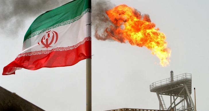 إيران تسيطر على حريق في حقل شاديغان النفطي