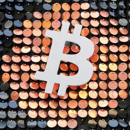 Rush to bitcoin? Not so fast, say keepers of corporate coffers