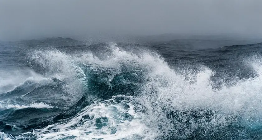 Pact signed to develop wave energy in Oman