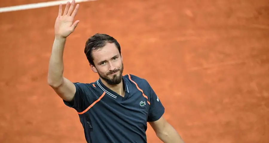 Tennis chiefs pledge roof for rain-lashed Italian Open