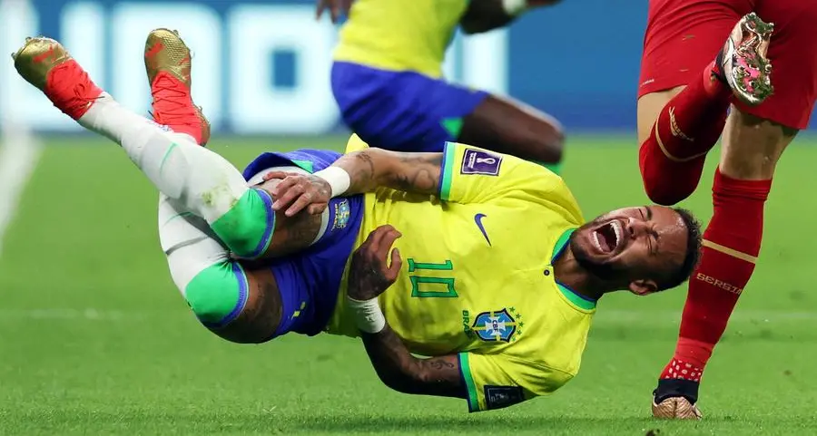 Brazil expect Neymar to carry on in World Cup despite ankle injury