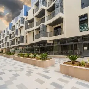 First freehold gated community Mirdif Hills by Dubai Investments begins life