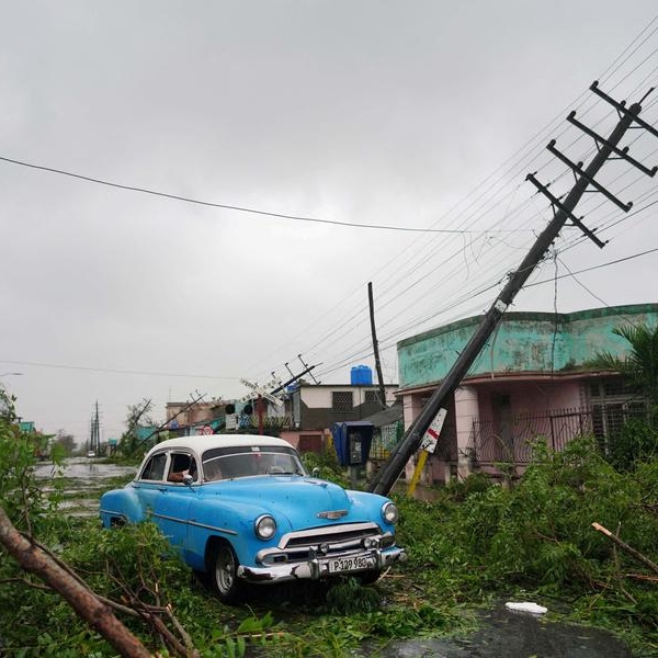 Cuba slowly begins to restore power after Hurricane Ian knocks out grid