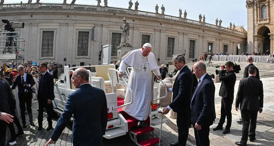 Pope urges better preservation of water resources