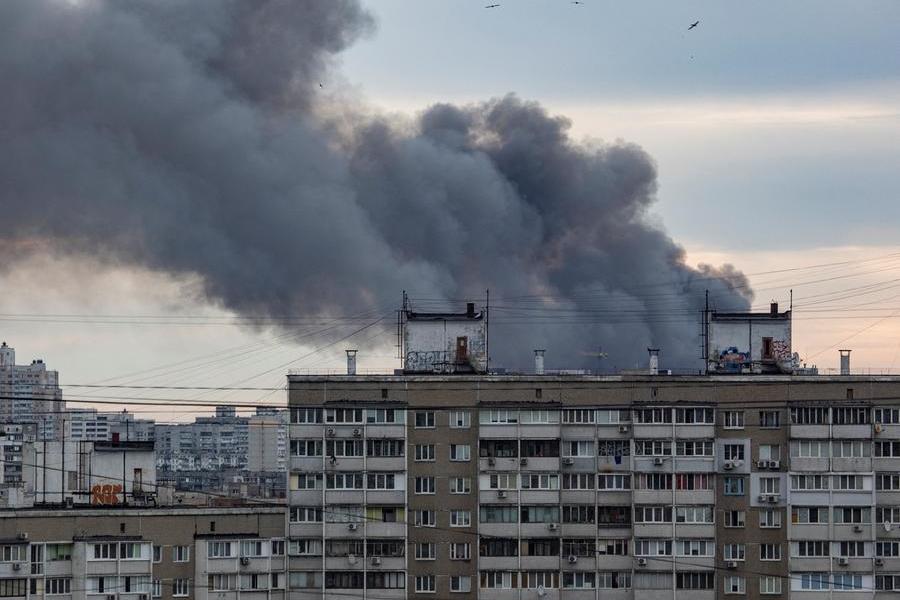 Russian missiles hit crowded shopping mall in central Ukraine - Zelenskiy