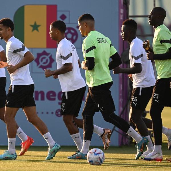 Senegal won't 'overthink' must-win World Cup clash with Ecuador