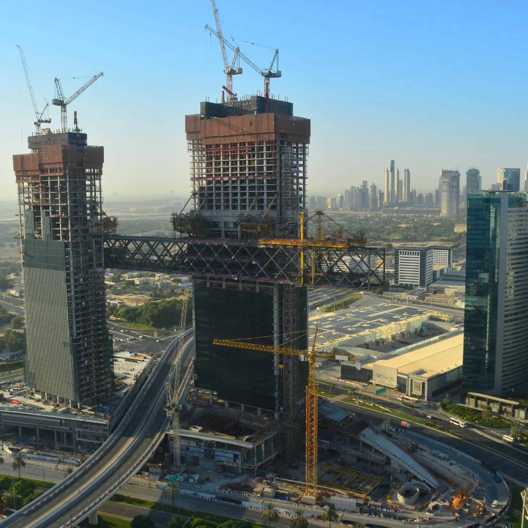 Alec reaches major milestone on Ithra Dubai's luxury tower