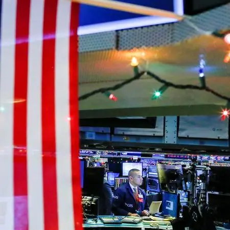 US Stocks: Major indexes fall 1%, focus shifts to upcoming Powell speech