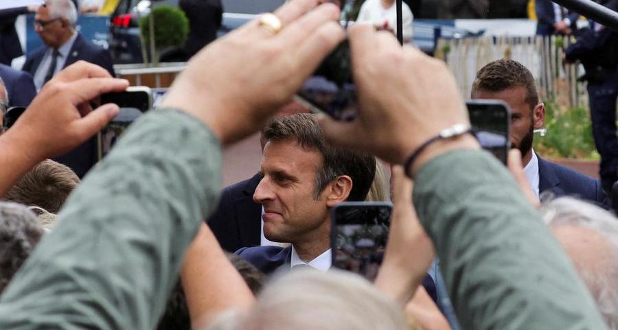 France's Macron hunts for way to salvage a ruling majority