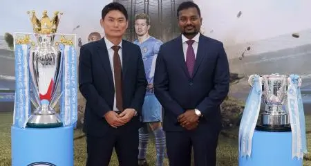 Al Saeedi Group hosts clients with MCFC trophies