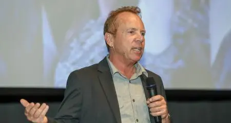 Easier for entrepreneurs to start a business Today: Netflix founding executive