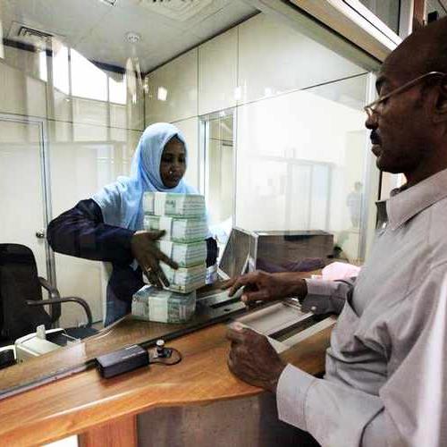 \"طباعة النقود\" ترفع التضخم في السودان فوق 300%