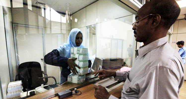 \"طباعة النقود\" ترفع التضخم في السودان فوق 300%