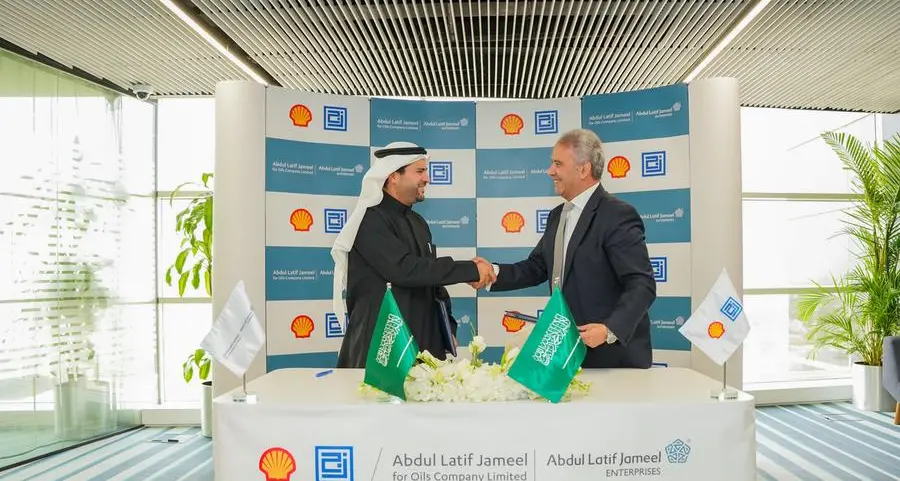 Al Jomaih & Shell Lubricating Oil Company signs an agreement with Abdul Latif Jameel for Oils