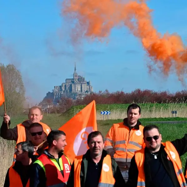 Turnout down at last France protests before pensions verdict