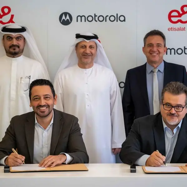 e& and Motorola Mobility join forces to drive tech innovation, and regional expansion